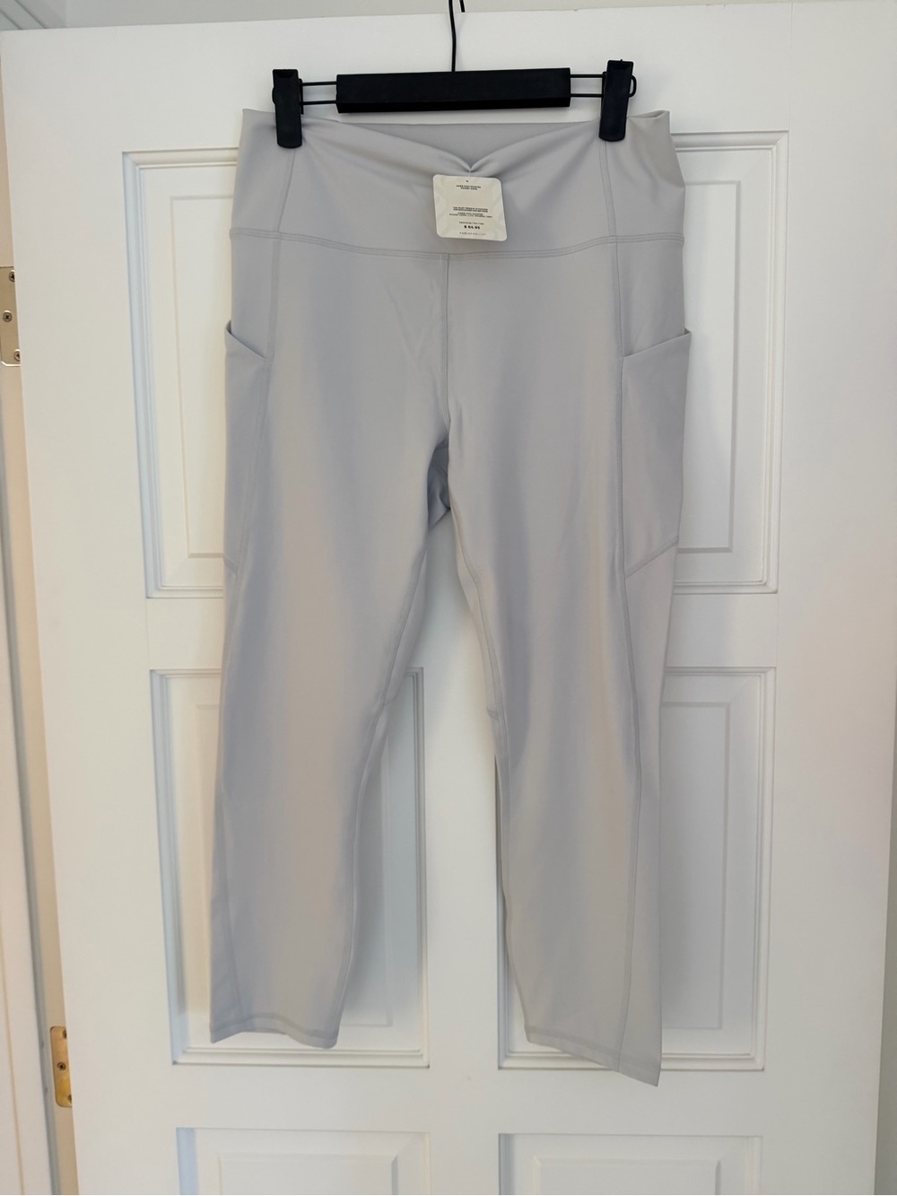 Fabletics Light Gray High-Waist Women's Pocket Leggings - NWT